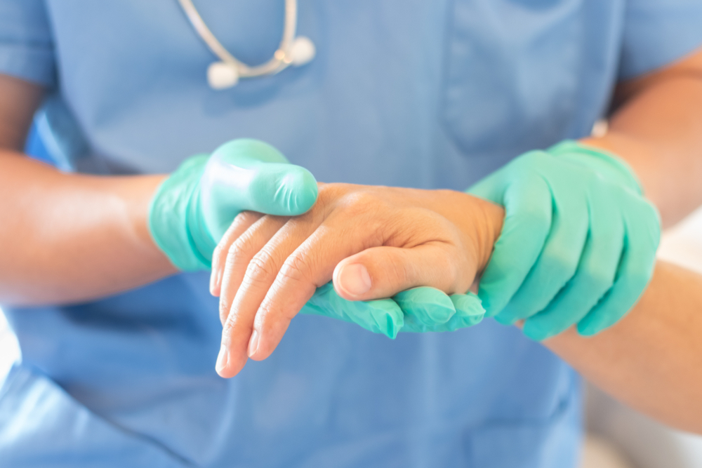 Hand surgery doctor checkup[1]
